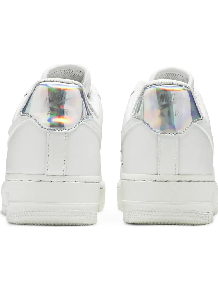 Кроссовки Nike Wmns Air Force 1 Low 'White Iridescent' — изображение 6 из 8, белый