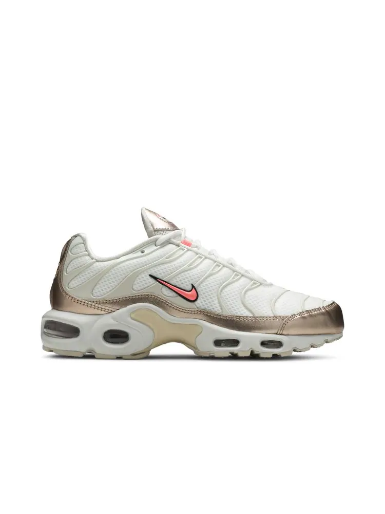 Кроссовки Wmns Air Max Plus 'Light Orewood Brown' — изображение 1 из 8, светлый коричневый