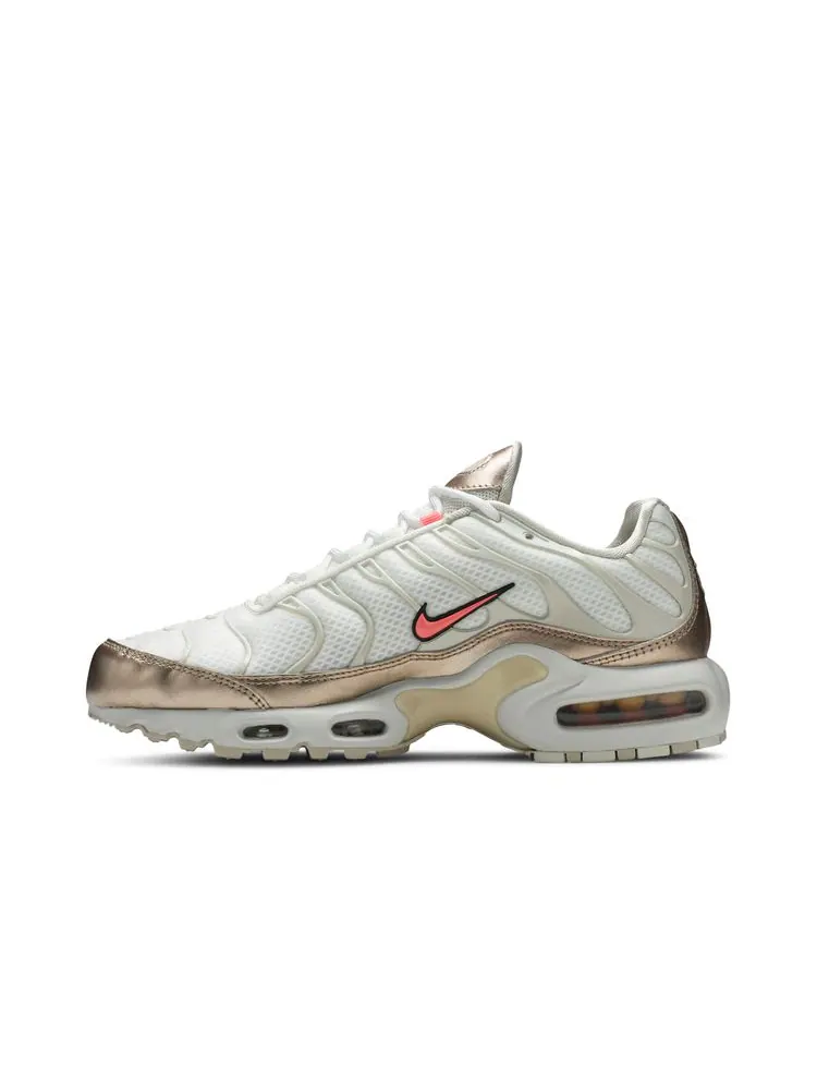 Кроссовки Wmns Air Max Plus 'Light Orewood Brown' — изображение 3 из 8, светлый коричневый