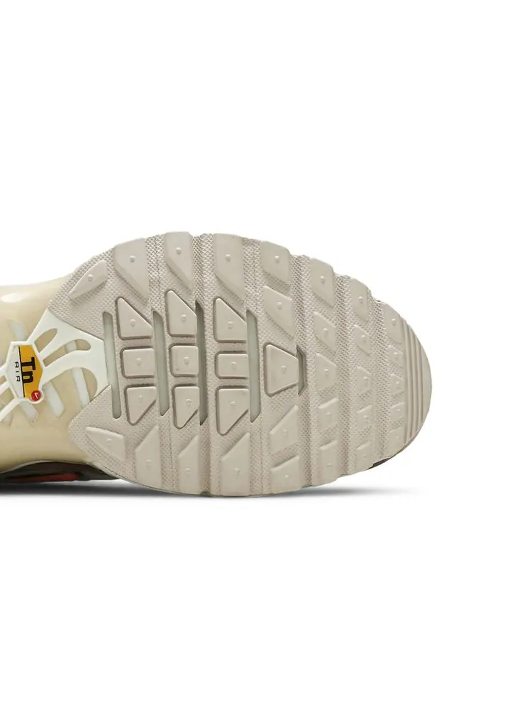 Кроссовки Wmns Air Max Plus 'Light Orewood Brown' — изображение 5 из 8, светлый коричневый