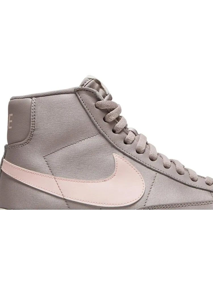 Кроссовки Nike Wmns Blazer Mid Premium 'Pumice Echo Pink' — изображение 2 из 8, серый