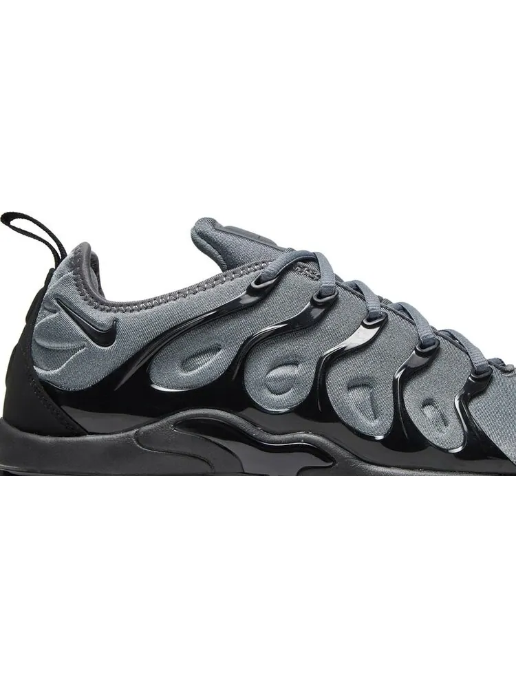Кроссовки Nike Air VaporMax Plus 'Cool Grey' — изображение 2 из 8, серый