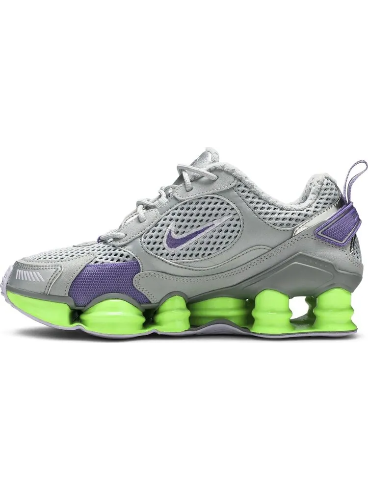 Кроссовки Nike Wmns Shox TL Nova 'Grey Neon' — изображение 3 из 8, серый