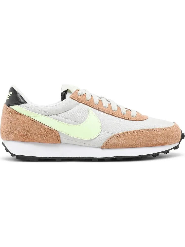 Кроссовки Nike Wmns Daybreak 'Light Bone Barely Volt' — изображение 1 из 8, загар
