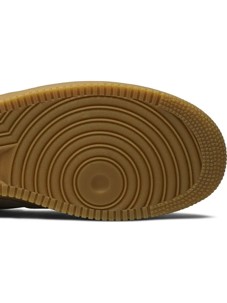 Кроссовки Nike Gore-Tex x Air Force 1 Low 'Gold' — изображение 5 из 8, золото