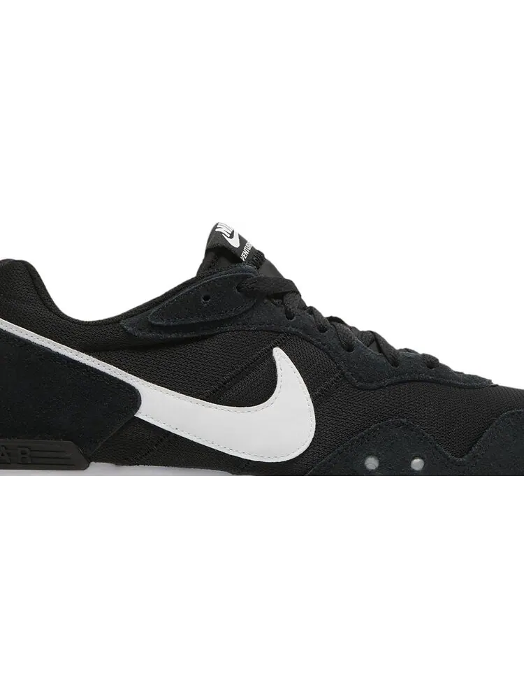 Кроссовки Nike Venture Runner 'Black White' — изображение 2 из 8, черный