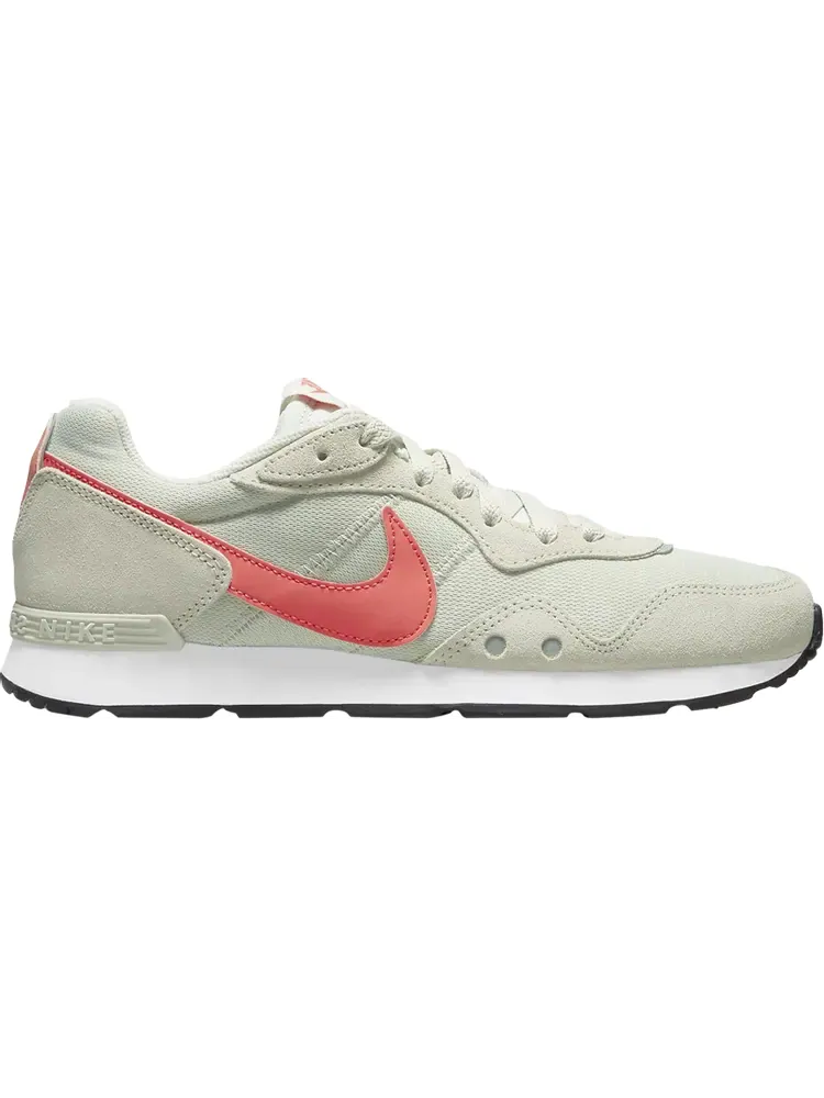 Кроссовки Nike Wmns Venture Runner 'Light Bone Magic Ember' — изображение 1 из 1, серый