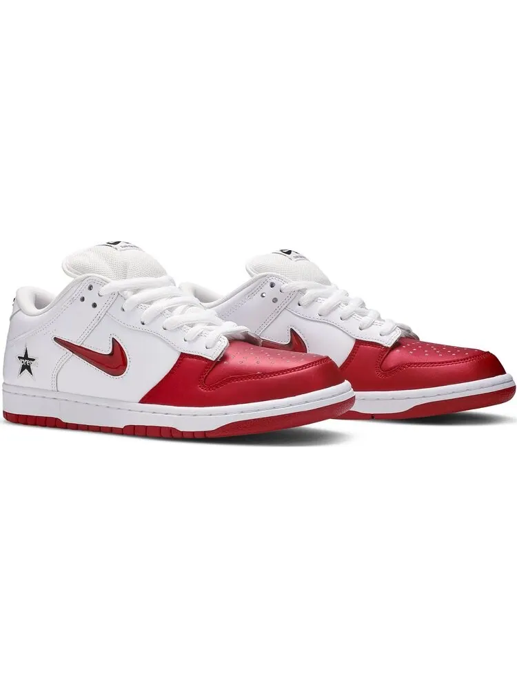 Кроссовки Nike Supreme x Dunk SB Low 'Varsity Red' — изображение 8 из 8, красный