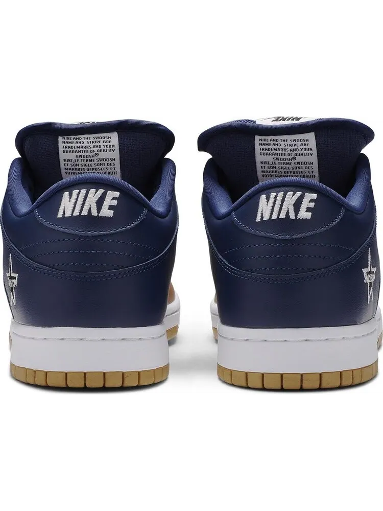 Кроссовки Nike Supreme x Dunk SB Low QS 'Metallic Gold' — изображение 6 из 8, золото