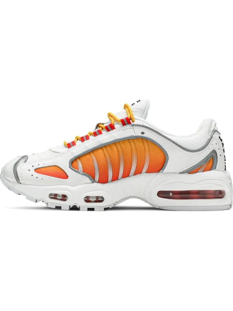 Кроссовки Nike Wmns Air Max Tailwind 4 NRG 'White University Gold' — изображение 3 из 8, золото