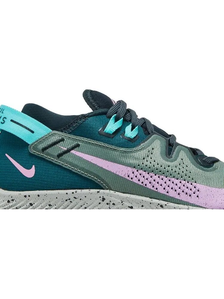 Кроссовки Nike Wmns Pegasus Trail 2 'Spiral Sage Atomic Teal' — изображение 2 из 8, зеленый