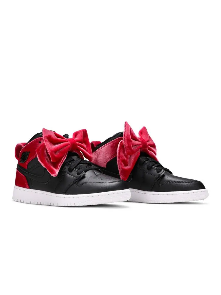 Кроссовки Air Jordan Air Jordan 1 Mid Bow XLD GS 'Noble Red' — изображение 9 из 9, черный/красный/белый