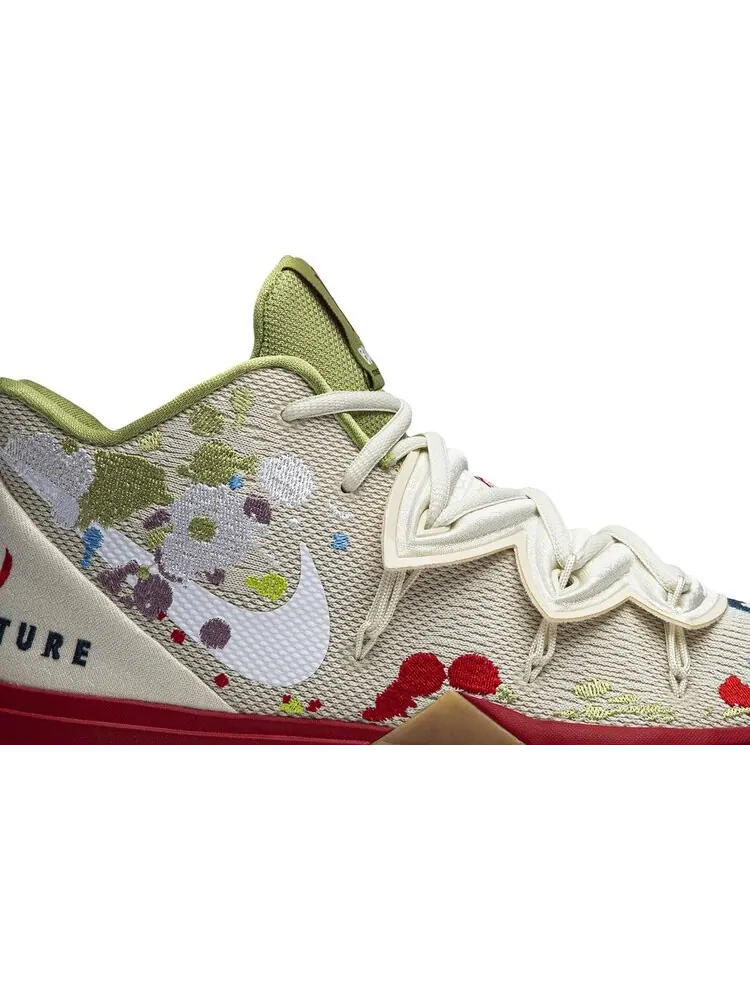 Кроссовки Nike Bandulu x Kyrie 5 EP 'Embroidered Splatters' — изображение 2 из 8, бежевый