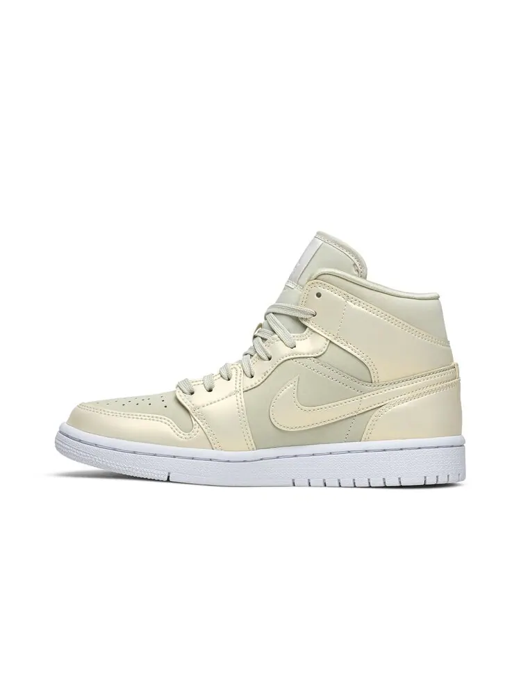 Кроссовки Air Jordan Wmns Air Jordan 1 Mid — изображение 3 из 4, желтый