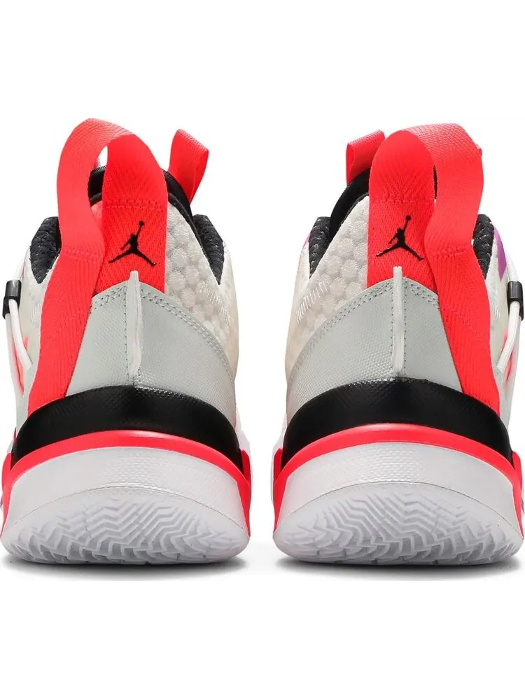 Кроссовки Jordan Why Not Zer0.3 SE Flash Crimson — изображение 6 из 8, белый