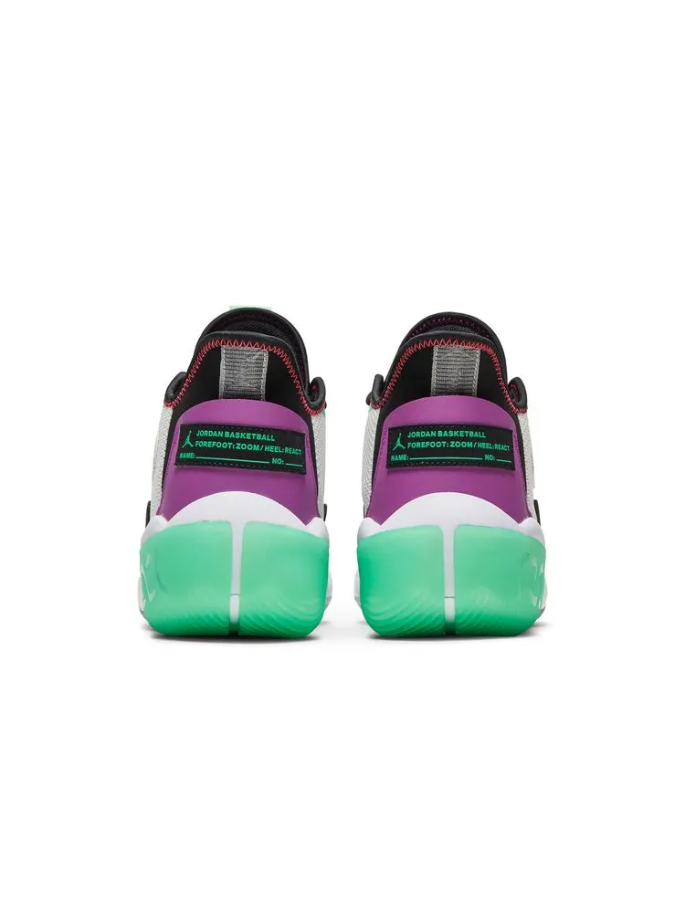 Кроссовки Jordan React Elevation 'White Hyper Violet' — изображение 6 из 8, белый фиолетовый