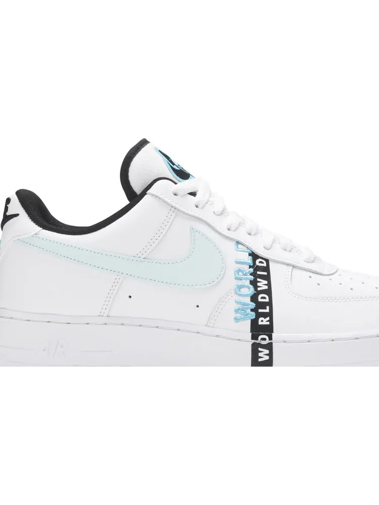 Кроссовки Nike Air Force 1 '07 LV8 'Worldwide Pack - Glacier Blue' — изображение 2 из 8, белый