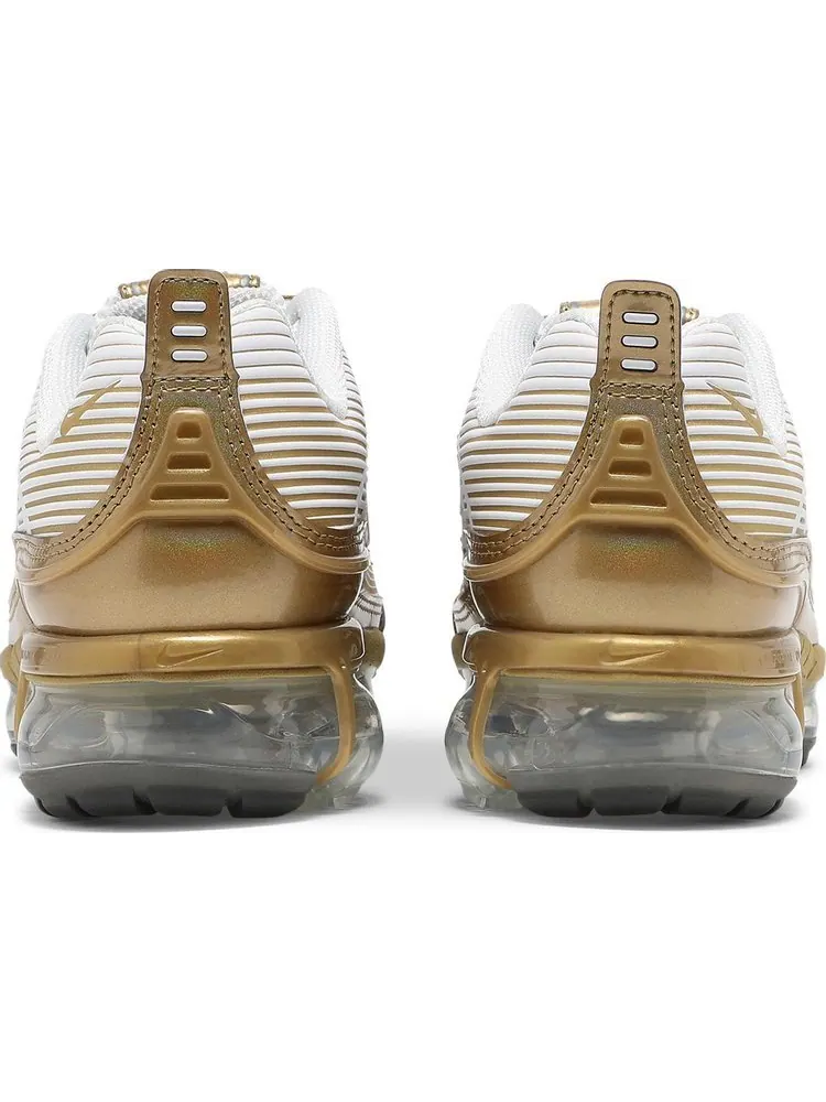 Кроссовки Nike Wmns Air VaporMax 360 'White Metallic Gold' — изображение 6 из 8, белый