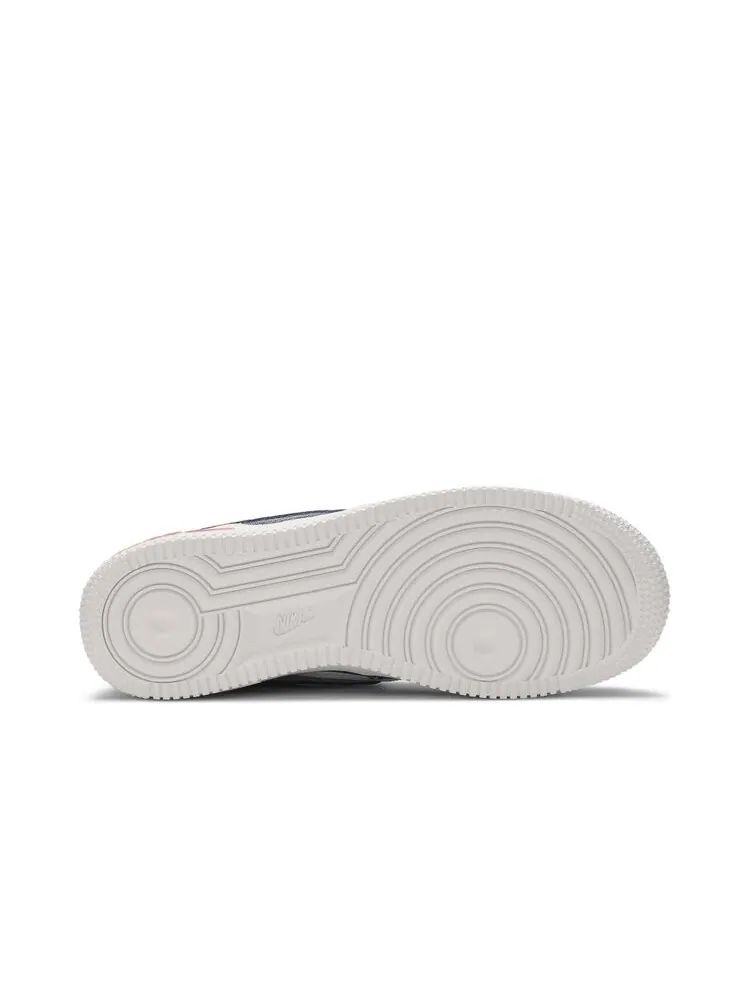 Кроссовки Nike Air Force 1 Low GS 'Swoosh Chain' — изображение 4 из 4, белый