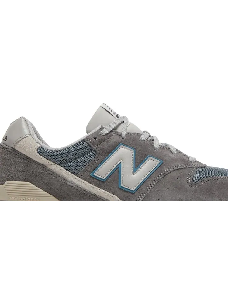 Кроссовки New Balance 996v2 'Castlerock Deep Porcelain Blue' — изображение 2 из 9, серый