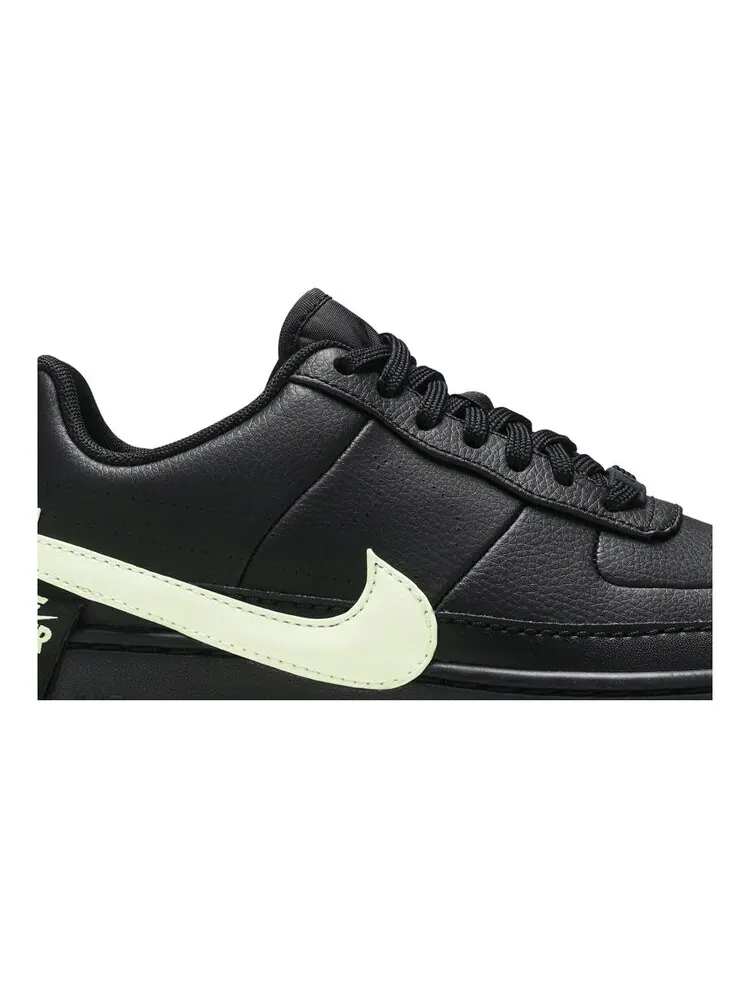 Кроссовки Nike Wmns Air Force 1 Jester XX 'Black Barely Volt' — изображение 2 из 4, черный