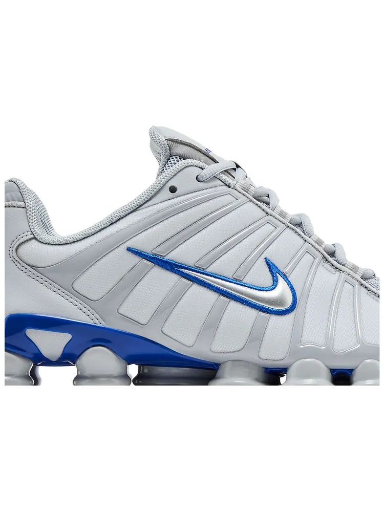 Кроссовки Nike Shox TL 'Wolf Grey' — изображение 2 из 8, серый