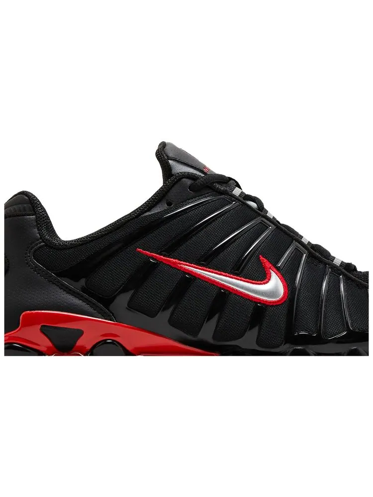 Кроссовки Nike Shox TL 'Black University Red' — изображение 2 из 9, черный