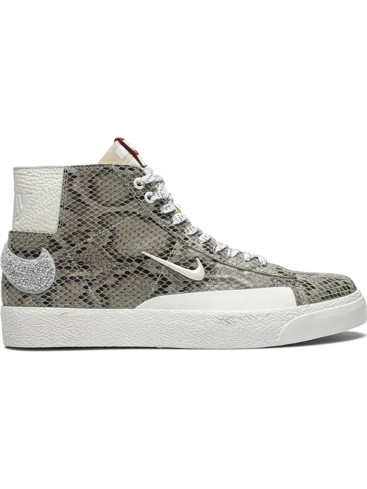 Кроссовки Nike Soulland x Blazer Mid SB 'FRI.day 03' — изображение 1 из 8, загар