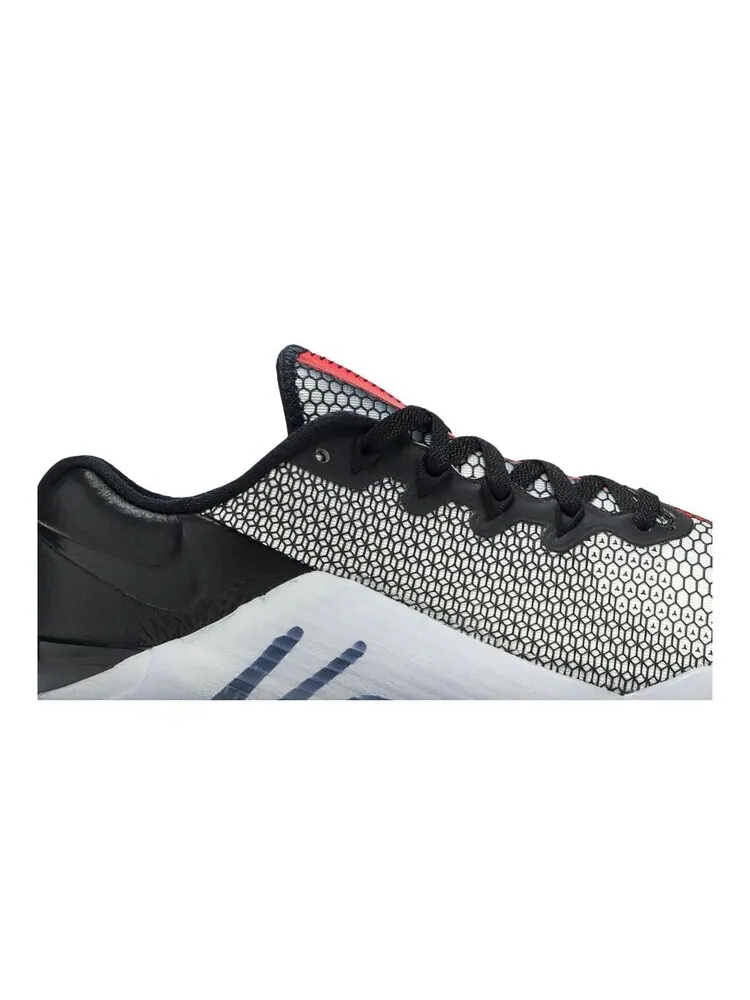 Кроссовки Nike Metcon 5 — изображение 2 из 4, черный