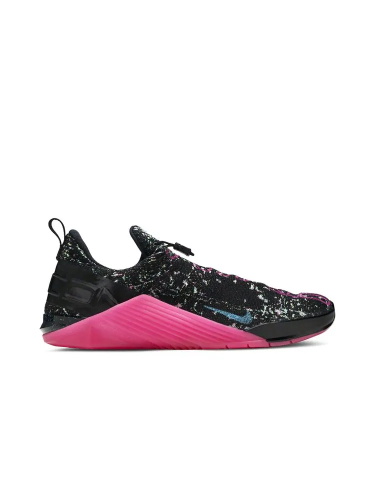 Кроссовки React Metcon AMP 'Black Fire Pink' — изображение 1 из 8, черный розовый