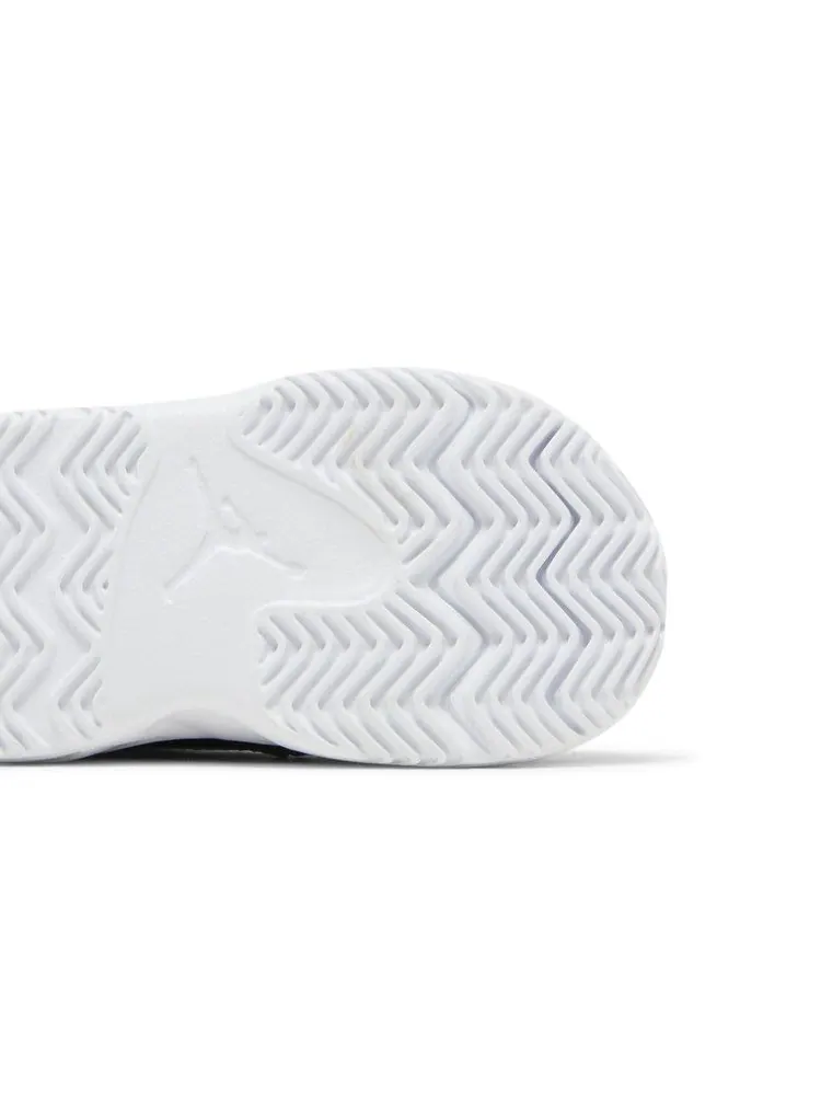 Кроссовки Air Jordan Jordan Max Aura 2 TD 'White Gym Red' — изображение 6 из 9, белый/черный/красный