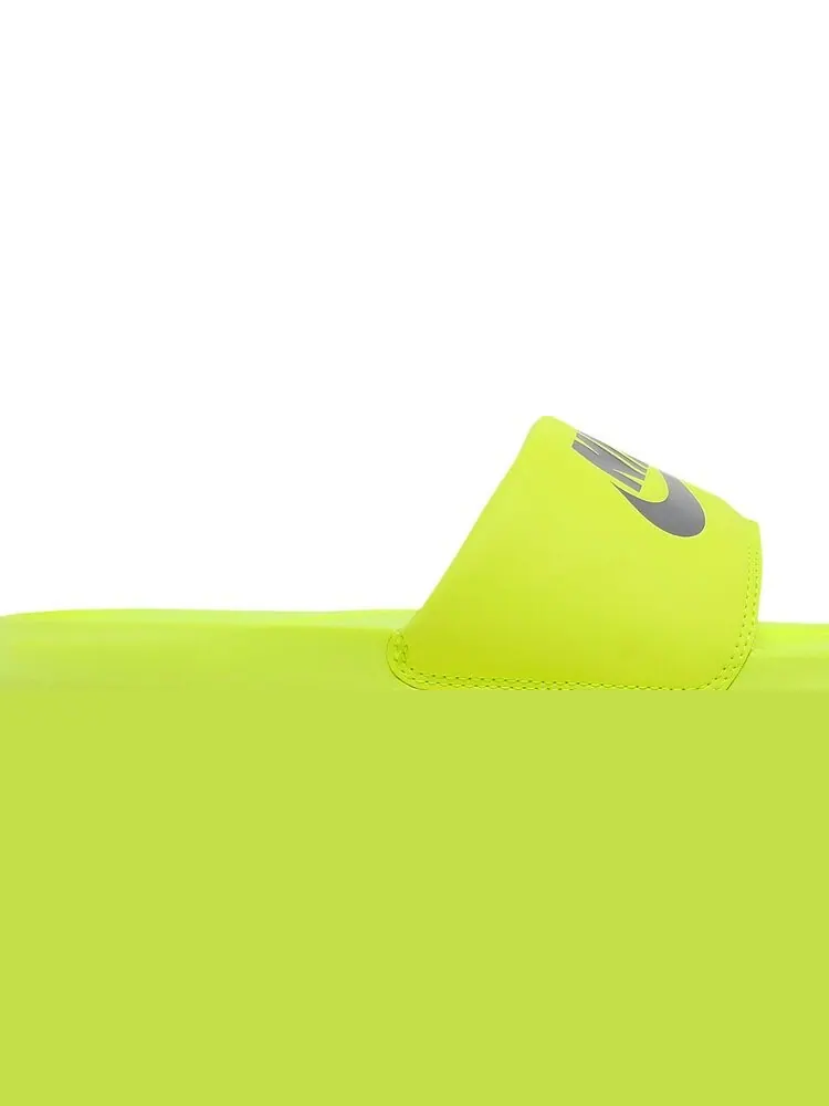 Сандалии Nike Victori One Slide 'Volt Chrome' — изображение 2 из 8, зеленый