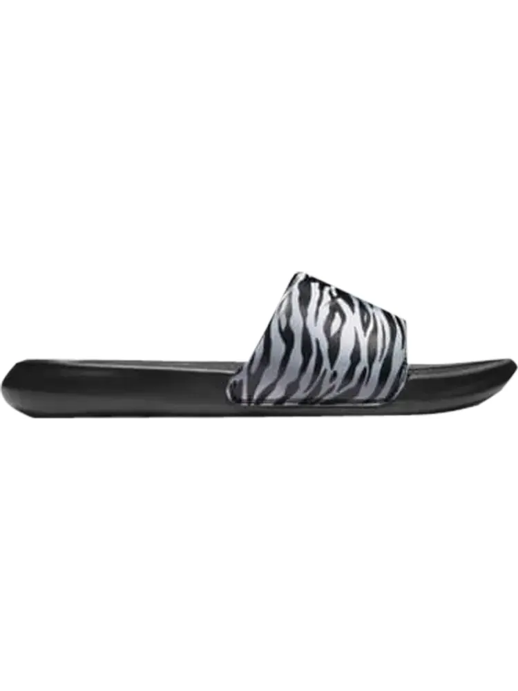 Сандалии Nike Wmns Victori One Printed Slide 'Black Metallic Silver' — изображение 1 из 1, черный