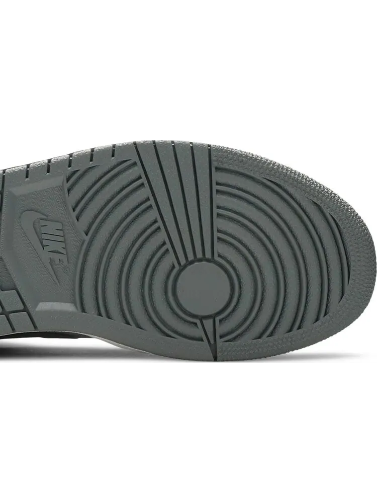 Кроссовки Air Jordan 1 High FlyEase Light Smoke Grey — изображение 5 из 8, серый