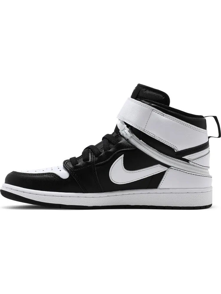 Кроссовки Air Jordan 1 High FlyEase Black White — изображение 3 из 8, черный