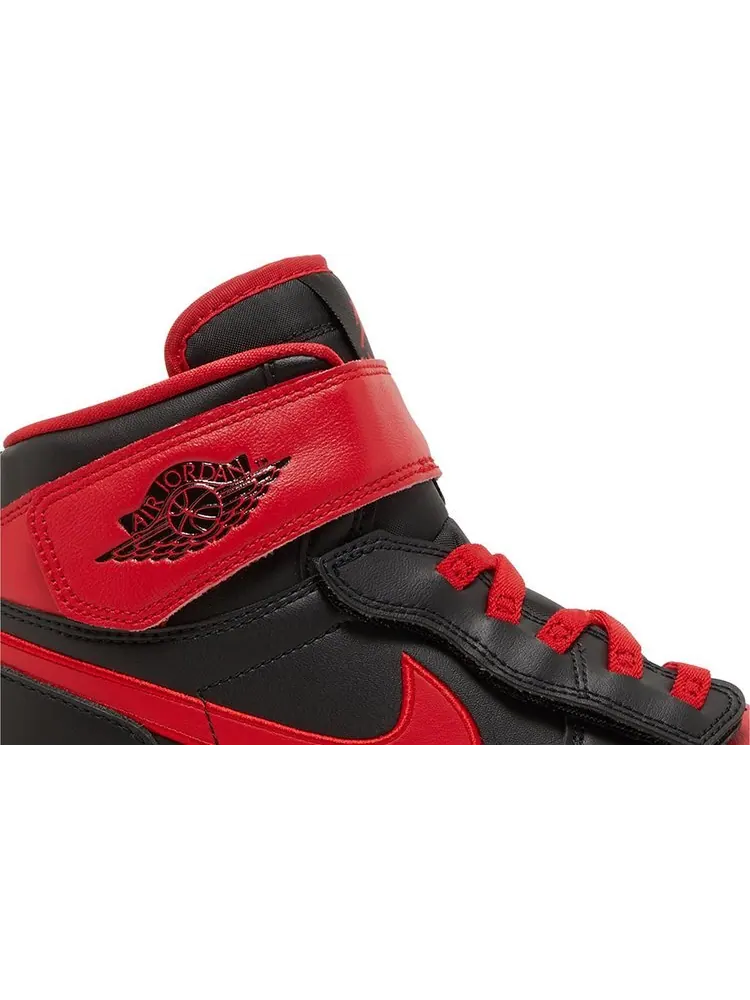Кроссовки Air Jordan 1 High FlyEase Bred — изображение 2 из 8, красный