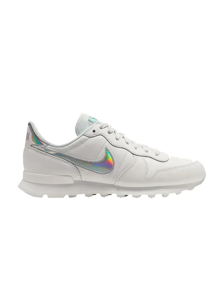 Кроссовки Nike Wmns Internationalist 'White Iridescent' — изображение 1 из 1, белый