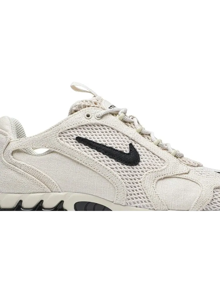 Кроссовки Nike Stussy x Air Zoom Spiridon Caged 2 'Fossil' — изображение 2 из 9, загар