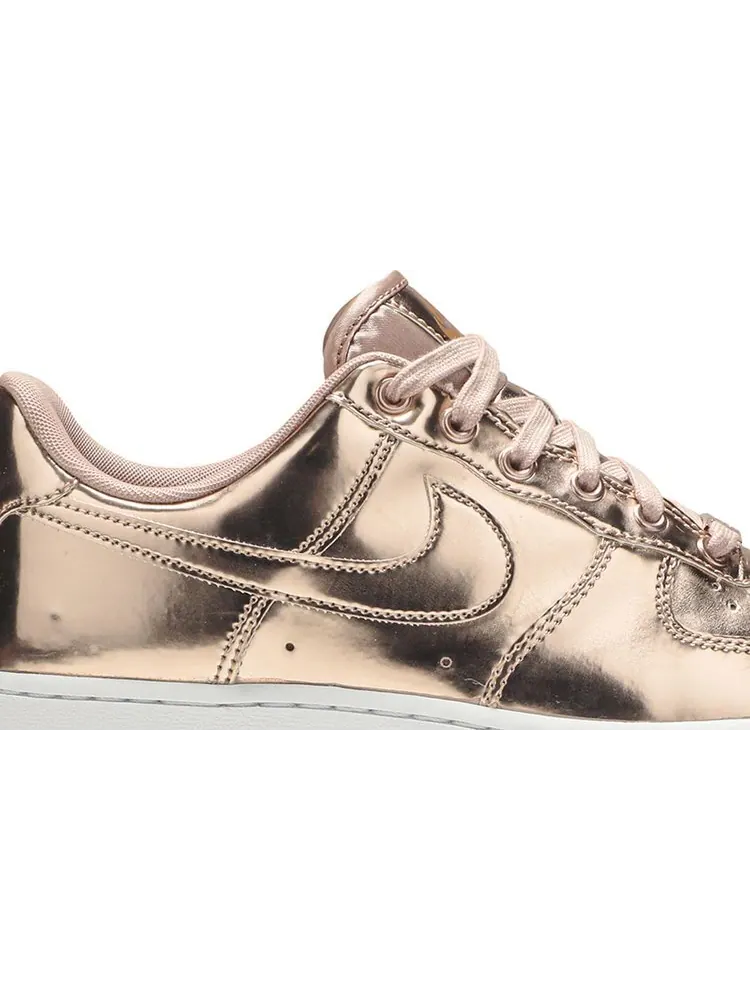 Кроссовки Nike Wmns Air Force 1 SP 'Metallic Rose Gold' — изображение 2 из 8, розовый