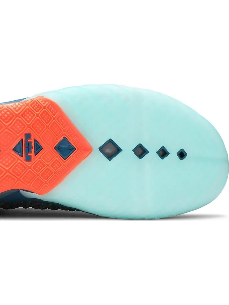 Кроссовки Nike LeBron James Family Foundation x LeBron 18 'We Are Family' — изображение 5 из 8, бирюзовый