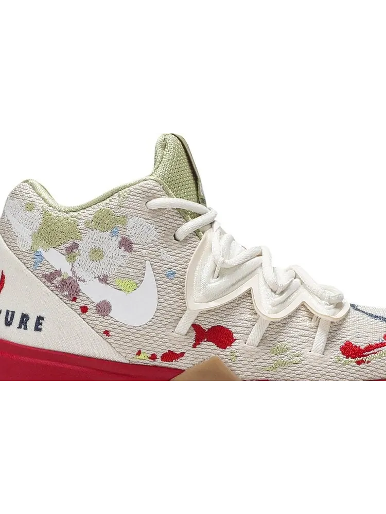 Кроссовки Nike Bandulu x Kyrie 5 PS 'Embroidered Splatters' — изображение 2 из 8, бежевый