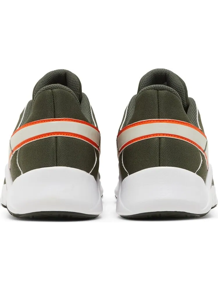 Кроссовки Nike Legend Essential 2 'Cargo Khaki Safety Orange' — изображение 6 из 8, зеленый