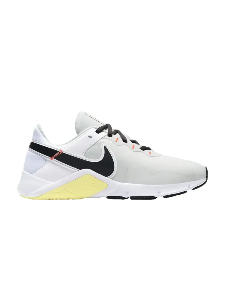 Кроссовки Nike Wmns Legend Essential 2 — изображение 1 из 1, белый