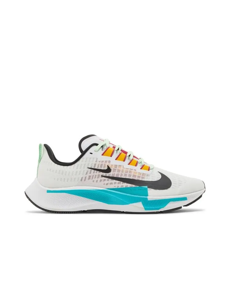 Кроссовки Nike Wmns Air Zoom Pegasus 37 Premium — изображение 1 из 4, белый