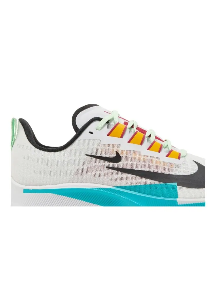 Кроссовки Nike Wmns Air Zoom Pegasus 37 Premium — изображение 2 из 4, белый