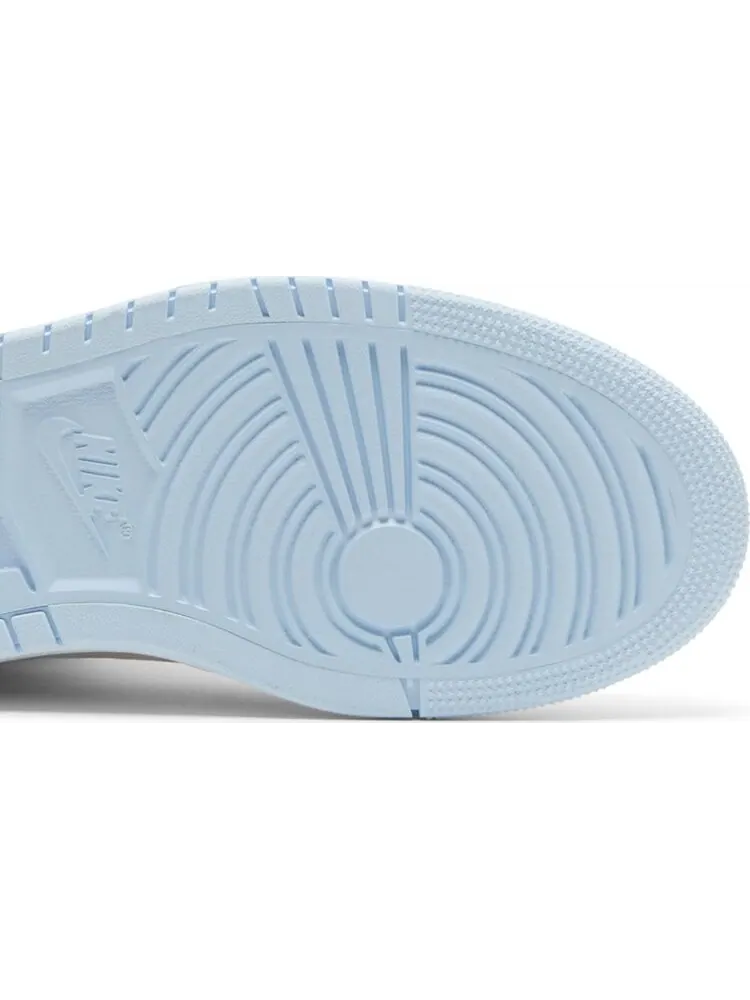 Кроссовки Wmns Air Jordan 1 High Zoom Comfort Cool Grey Light Blue — изображение 5 из 8, серый