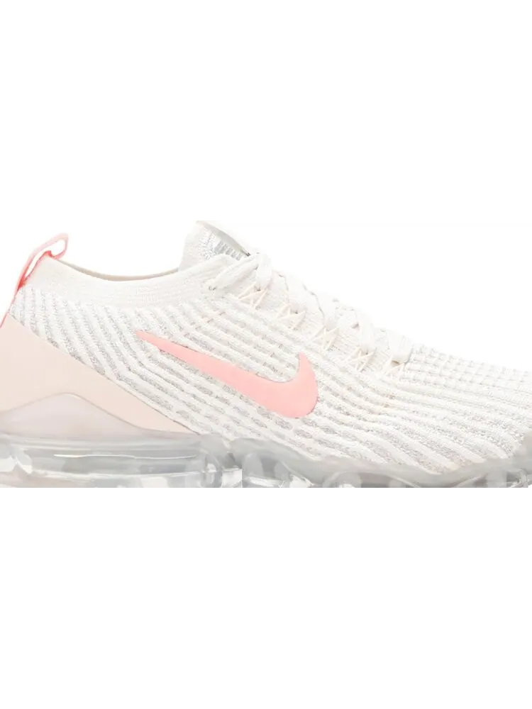Кроссовки Nike Wmns Air VaporMax Flyknit 3 'Light Cream Crimson Tint' — изображение 2 из 8, бежевый