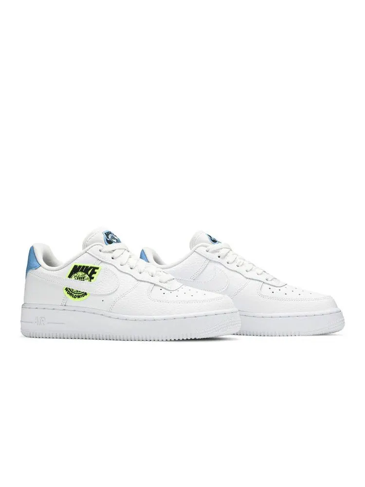Кроссовки Nike Wmns Air Force 1 '07 SE 'Worldwide Pack - Volt' — изображение 9 из 9, белый//синий/белый