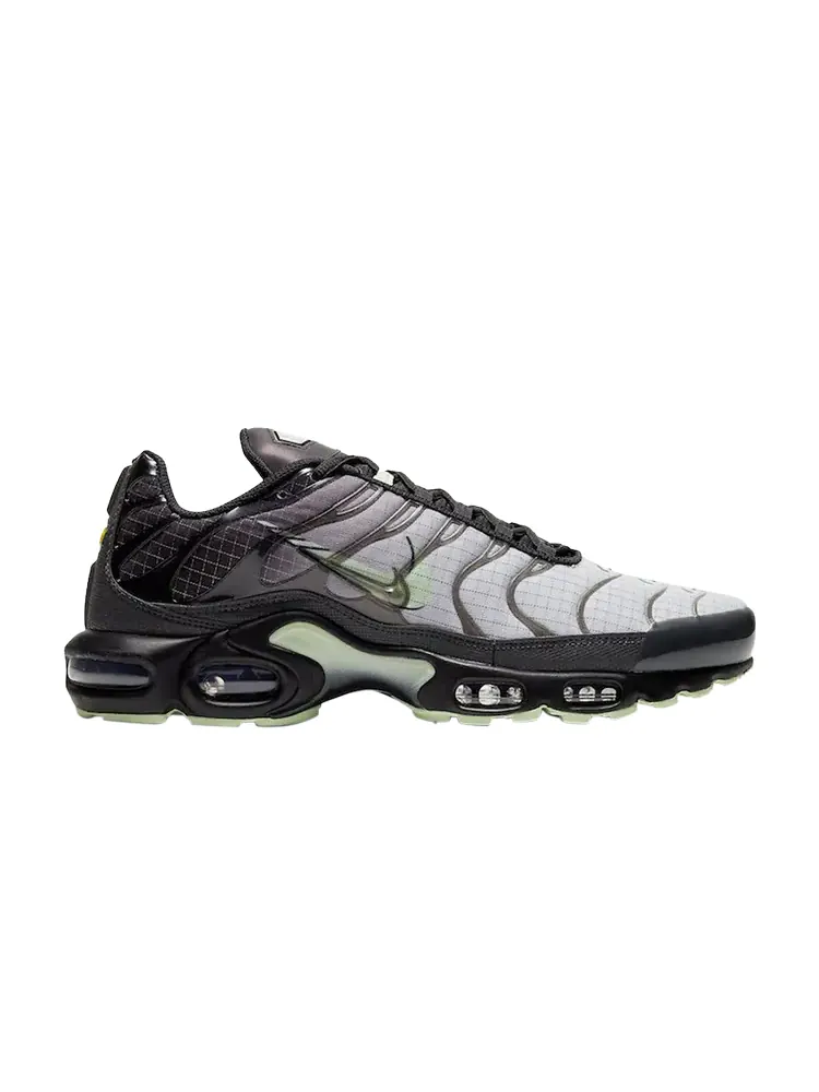 Кроссовки Nike Air Max Plus — изображение 1 из 1, черный