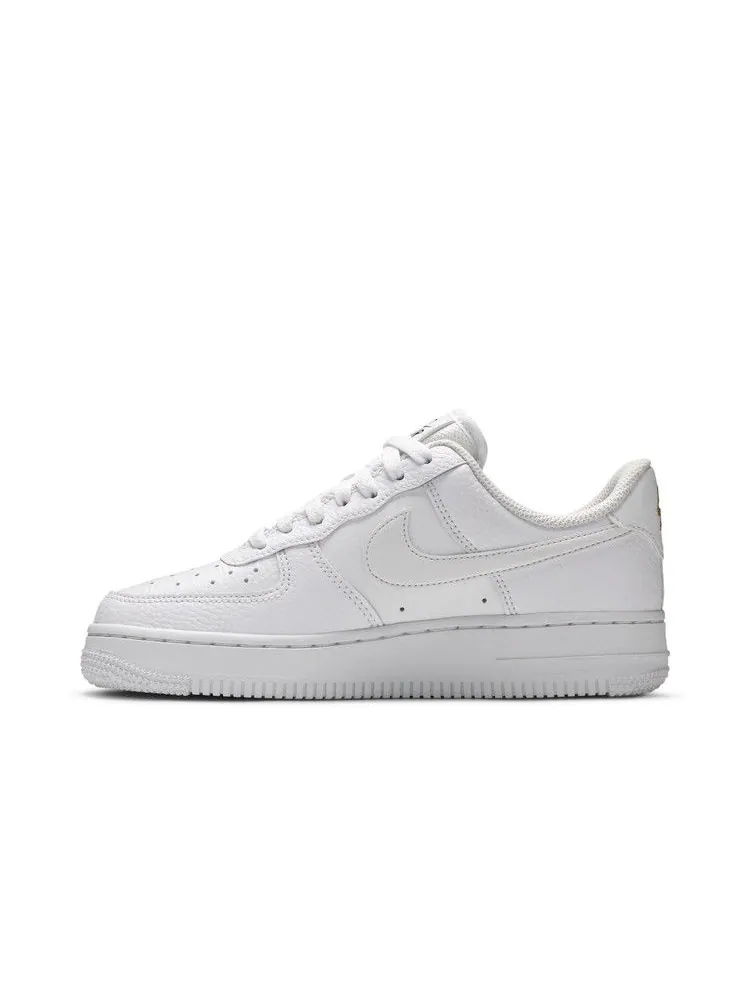 Кроссовки Nike Wmns Air Force 1 '07 Essential 'White Metallic Gold' — изображение 4 из 9